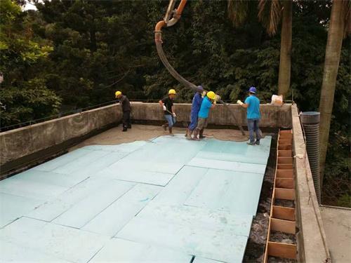 9.澆筑P6防水混凝土.jpg
